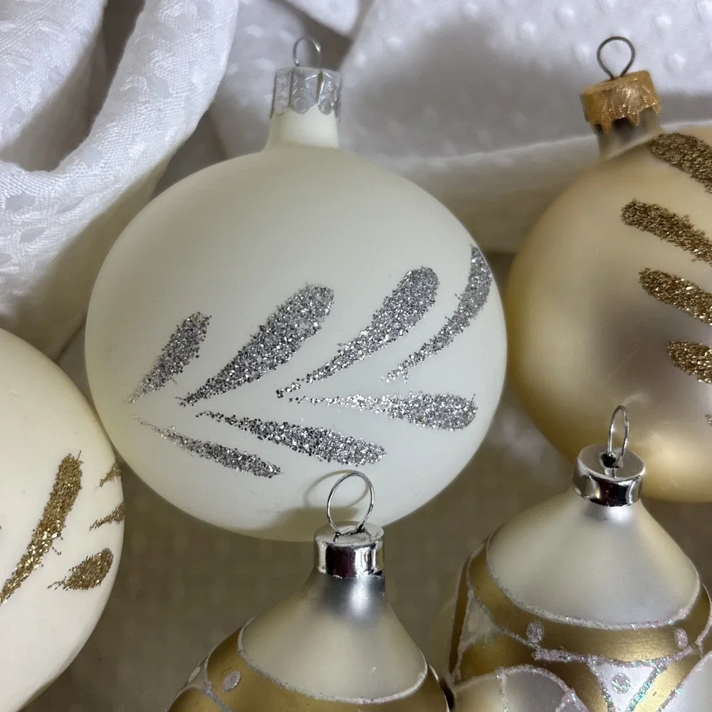 Vintage‎ 10 Christmas Ornaments Glass Cream Gold Silver